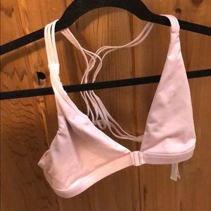 Victoria Sport Strappy front closure sports bra